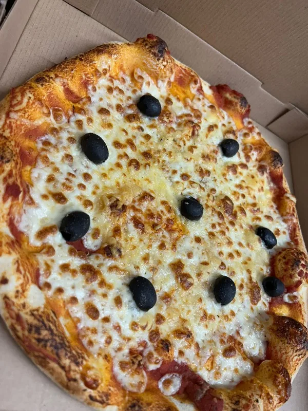 Margarita - Base tomate, Mozza, Emmental, Olives, Origan
